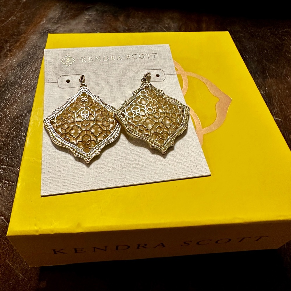 Kendra Scott Kirsten Drop Earrings Filigree-GOLD